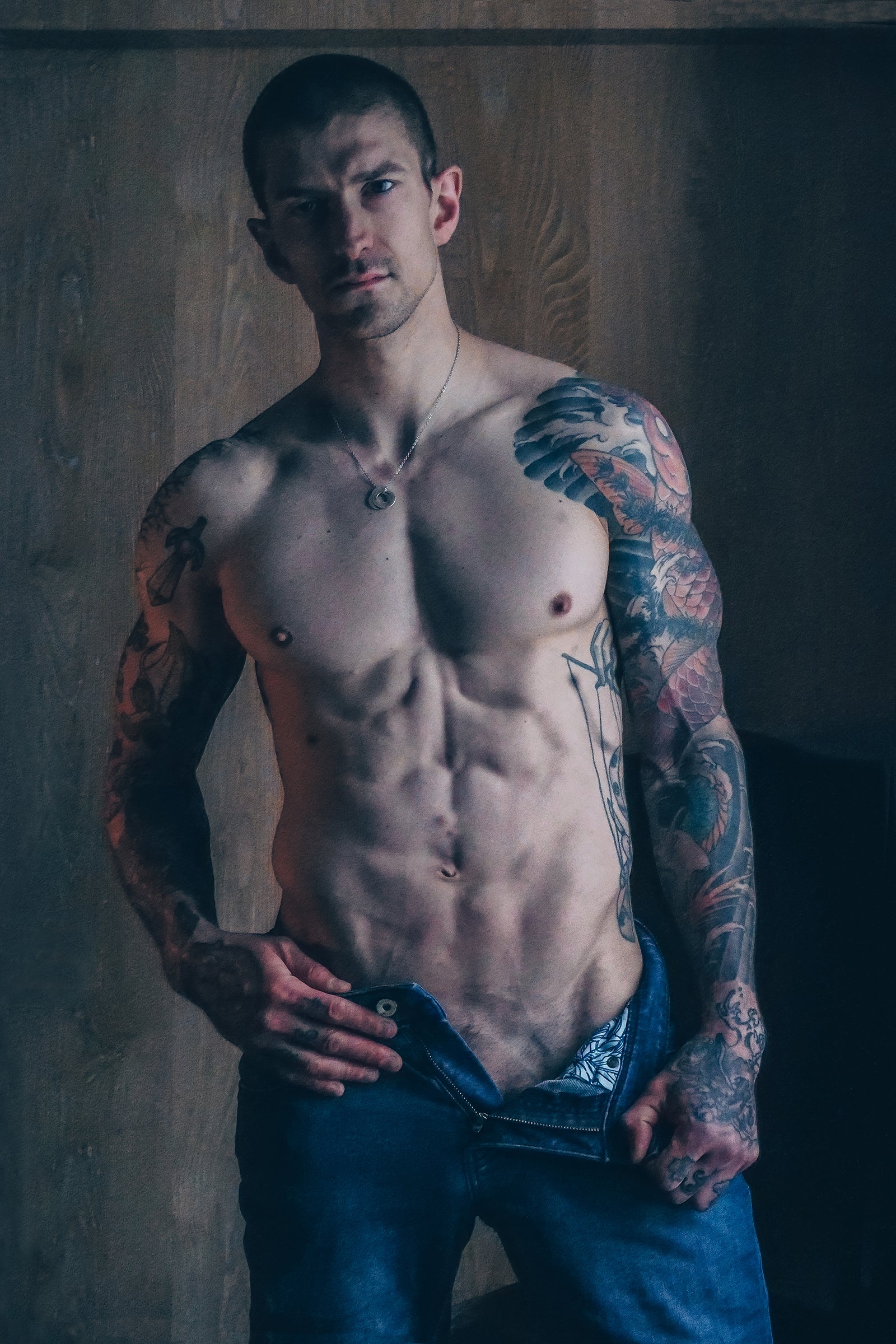 nude men with ripped bodies