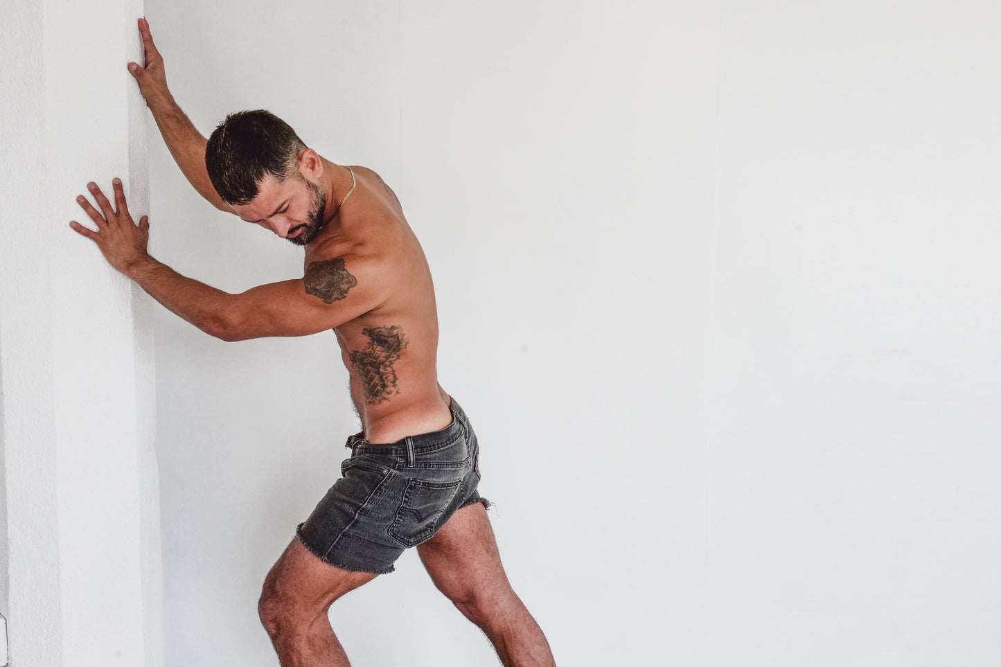 Scotch shirtless muscle daddy